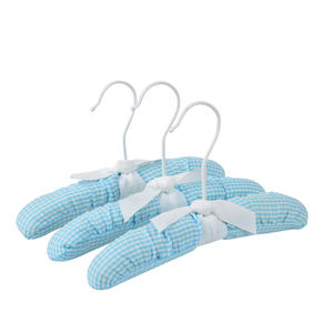 Appendiabiti in tessuto per neonato imbottito in morbido raso blu - Product Image 1