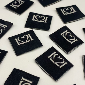 Etiquetas personalizadas de satén tejido con corte láser para prendas, ribetes de tela con logo para cuello, dobladillo de camisetas, bolsos y zapatos - Product Image 4