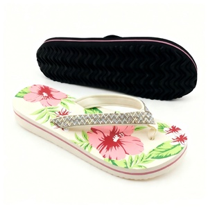 Sandales compensées personnalisées à imprimé floral tropical pour femme, avec strass et semelle épaisse, tongs de plage pour l'été, OEM - Product Image 2