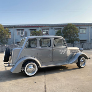 Carro de transporte eléctrico de 4 puertas, completamente cerrado, gris vintage, para huéspedes, ideal para B&B minimalista junto al lago, estilo mansión francesa, para paseos de ocio. - Product Image 6