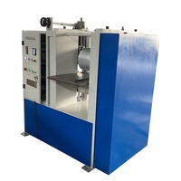 Machine à gaufrer les panneaux de terrasse PE Pvc Wpc (bois plastique composite)/machine à gaufrer les grains de bois des panneaux WPC