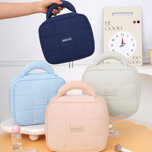 Operador <span class=keywords><strong>de</strong></span> comercio electrónico profesional Bolsas <span class=keywords><strong>de</strong></span> cosméticos esenciales Estuches Producto óptimo Poliéster portátil Excelente dominio del inglés - Product Image 2