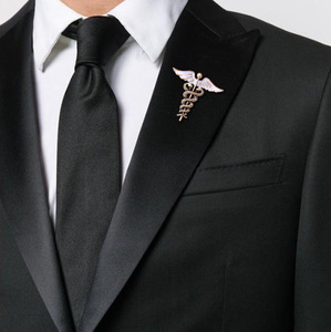 Broche de Solapa Esmaltado Nuevo de 2022 con Diseño de Alas de Ángel Médico, Caduceo y Serpiente para Hombres, Mujeres, Enfermeras y Doctores - Product Image 6