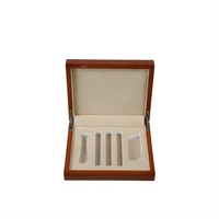 Boîte de rangement rectangulaire en bois MDF artisanal DS Modern avec logo estampé or, idéale pour l'emballage cadeau et l'artisanat
