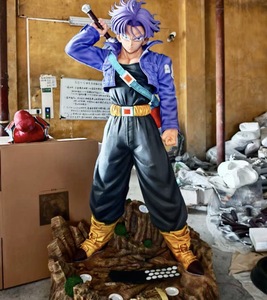 Estatua de Busto de Trunks del Futuro Super Saiyan de Dragon Ball Z a Escala 1:1 con Espada y Base de Dragón en Resina - Product Image 4