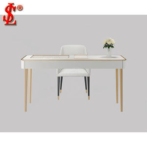 Vetrina Espositiva di Lusso per Gioielleria, Mobile in Vetro di Alta Gamma con Finitura Effetto Legno e Acciaio Inossidabile - Product Image 3