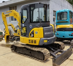 Excavatrice d'occasion Komatsu PC35MR, 3,5 tonnes, sur chenilles, moteur et composants de pompe japonais de haute qualité, bon état - Product Image 3