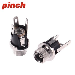 Conector Hembra Redondo de Alimentación CC DC-025M 5.5x2.1 de 3 Pines con Protección Aislante para Dispositivos Electrónicos - Product Image 3