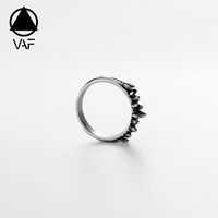 Bague VAF Unique et Créative à Pointes Épines, Fine en Acier Inoxydable pour Hommes, Femmes et Tous les Genres