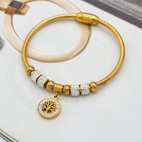 Fabricant de bijoux OEM ODM sur mesure, bracelet en acier inoxydable plaqué PVD, chaîne serpent, charme carré en CZ, commande en gros