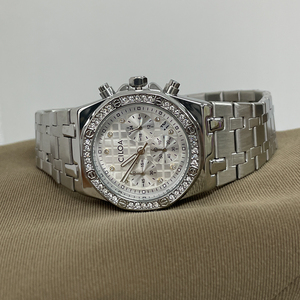 Montre pour femme CILOA personnalisable, argentée, sportive, simple, tendance, élégante, décontractée, de haute qualité, étanche, à quartz, en alliage, avec un motif papillon - Product Image 1