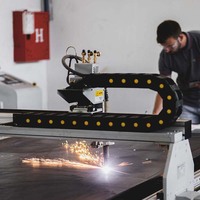 Solution de découpe des métaux : table plasma CNC pour le prototypage rapide, la fabrication de pièces sur mesure et les travaux de métal architecturaux