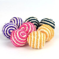 Usine prix de gros petite balle chat résistant aux griffes boule de sisal jouet pour chat corde jouets chat jouet à mâcher