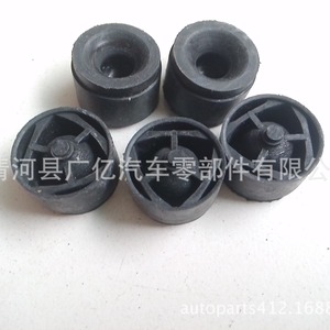 แผ่นปะเก็นยาง4M5G 6A994 AA แผ่นปิดเครื่องยนต์แผ่นบัฟเฟอร์รุ่นฟ็อกซ์ - Product Image 1