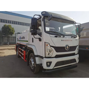 Camion arroseur diesel manuel de 15 tonnes Shaanxi Automobile pour la plantation d'arbres - Product Image 1