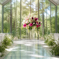 Bola Bunga Hydrangea Hijau Burgundy Ramah Lingkungan yang Elegan dengan Sentuhan Alami untuk Upacara Pernikahan di Gereja Dalam Ruangan dengan Pita Gantung