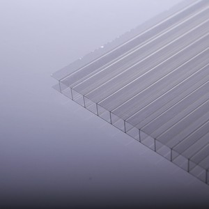 Plaque alvéolaire en <span class=keywords><strong>polycarbonate</strong></span> transparent <span class=keywords><strong>traité</strong></span> anti-<span class=keywords><strong>UV</strong></span> moderne avec garantie <span class=keywords><strong>de</strong></span> 10 ans, épaisseur durable <span class=keywords><strong>de</strong></span> 4 à 40 mm pour applications professionnelles - Product Image 4