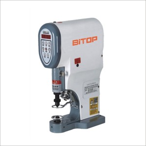 Machine à boutons-pression avec moteur à entraînement direct et sans huile - Product Image 1