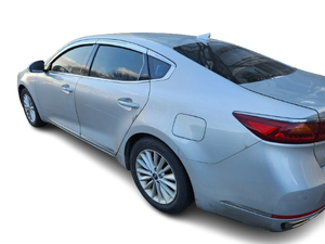 Kia K7 Seminuevo Sedán de Gran Tamaño Exportador Profesional de Autos Corea Nuevo y Usado Gasolina Automático Título Limpio RHD LHD Exportación - Product Image 2