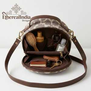 Bolso Clutch Cruzado Boho Beige Hecho a Mano Ecológico con Cierre de Cremallera, Dos Correas, Forro de Algodón, Unisex, Regalo, Estilo India, Alfombras de 1L - Product Image 1