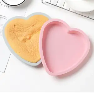 New Arrival 100% Food Grade Premium 6inch Heart Baking Pan Silicone Bakeware Heart Cake Pan and Cake Mold