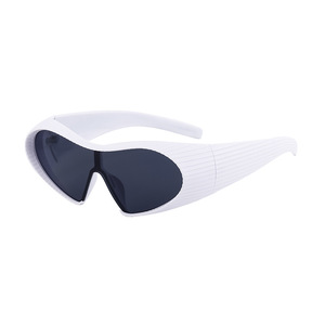 2024 mode <span class=keywords><strong>lunettes</strong></span> <span class=keywords><strong>de</strong></span> <span class=keywords><strong>soleil</strong></span> pour femmes et hommes concepteur surdimensionné plage nuances grand cadre à vendre Protection UV remise en gros - Product Image 4