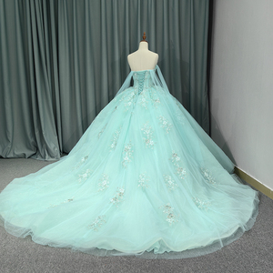 Vestido de Fiesta de Quinceañera con Cola Larga Clásica de Encaje Bordado para Niñas de 15 Años, Modelo 5832 Fairy Empire - Product Image 4