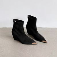 Sepatu Bootie Kulit Sapi Model Wedge Heel Ujung Runcing untuk Musim Gugur