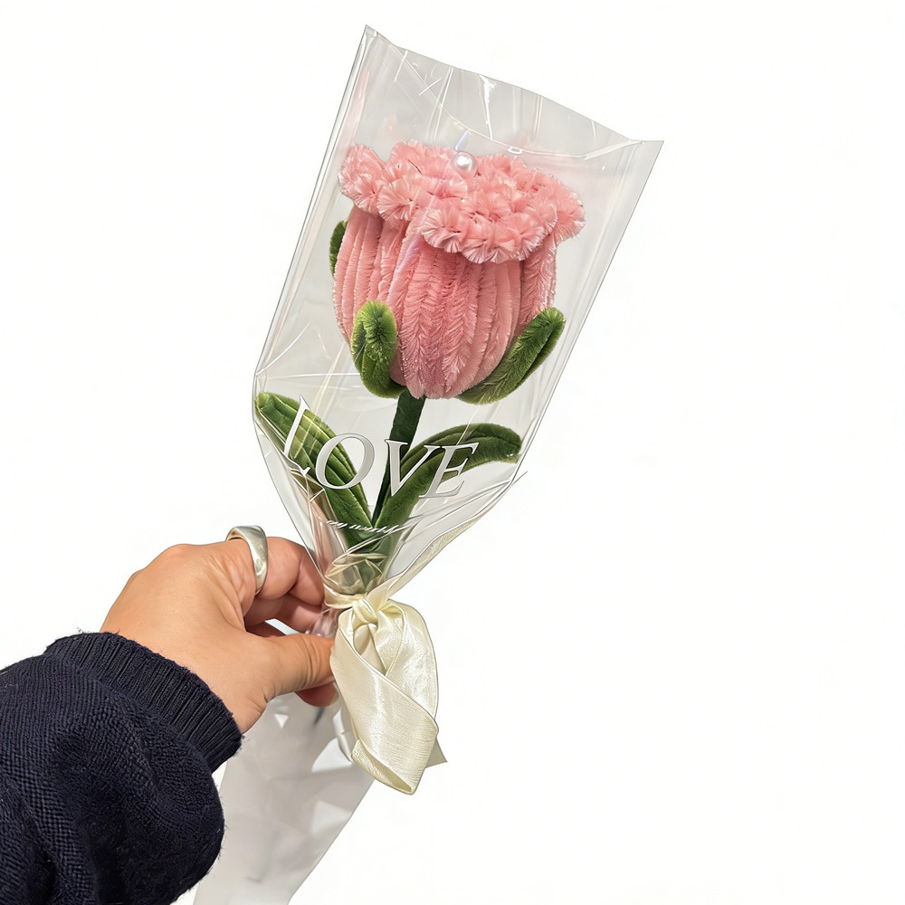 Giada rosa con sacchetto di confezionamento