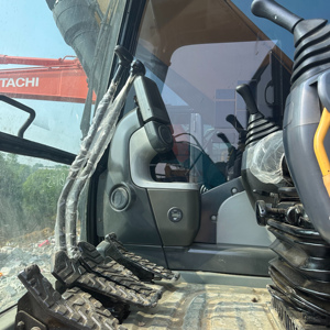 Excavatrice hydraulique sur chenilles d'occasion CAT 329D de 29 tonnes, utilisée pour les travaux de construction à grande échelle. - Product Image 6