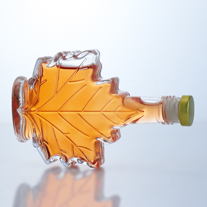 Bouteille en verre personnalisée de luxe de 700 ml et 750 ml, design feuille d'<span class=keywords><strong>érable</strong></span>, pour whisky, <span class=keywords><strong>rhum</strong></span>, vodka, sirop, avec bouchon <span class=keywords><strong>à</strong></span> vis - Product Image 2