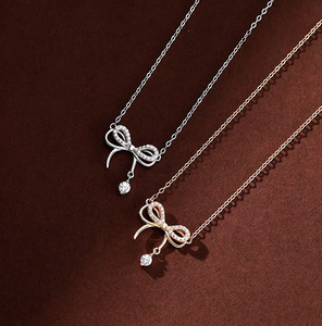 Collier pendentif nœud papillon en argent 925 plaqué rhodium pour femme avec diamant rond serti à griffes, chaîne maille forçat, bijou mignon pour le quotidien - Product Image 5