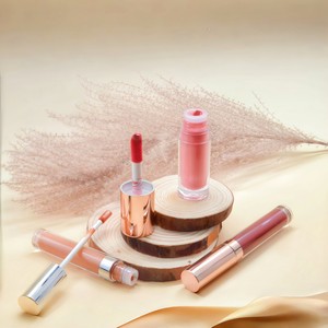 Gloss à lèvres liquide extrêmement repulpant, formule végane effet verre sexy, longue tenue, waterproof, hydratant, paillettes transparentes pour des lèvres pleines et brillantes - Product Image 2