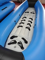Un kayak multi-personnes adapté aux sports nautiques et aux compétitions. En stock pour livraison immédiate