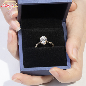 Anillos de Compromiso de Lujo Personalizados Goldleaf, Oro Amarillo de 18k, Corte Ovalado con Engaste de Garras, Anillo de Moissanita Certificado GRA de 2CT - Product Image 4