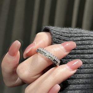 แหวนเงินแท้ S925 ประดับด้วยเลื่อมวิบวับ ดีไซน์เรียบหรู ทันสมัย แบบเปิด ดีไซน์เฉพาะตัว สไตล์นิช ดีไซน์แบบ Eternity - Product Image 4