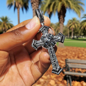 Pendentif Hip-Hop Euro-Américain avec Zircon <span class=keywords><strong>Blanc</strong></span>, Vert, Rouge, Bleu Incrusté, <span class=keywords><strong>Chaîne</strong></span> en Bambou, Collier pour <span class=keywords><strong>Homme</strong></span> en Alliage de Cuivre - Product Image 5