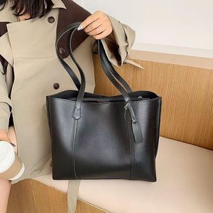 New Trendy Large Capacity <strong>Tote</strong> <strong>Bag</strong> Autumn Winter Soft Leather Minimalist Versatile Multi <strong>Compartment</strong> Shoulder <strong>Bag</strong> for Women - Product Image 3