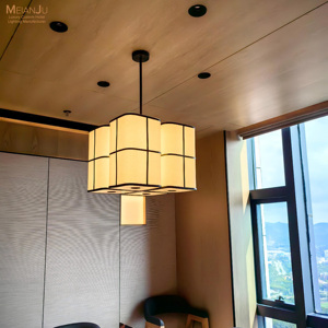 <span class=keywords><strong>Lampadario</strong></span> Moderno Bianco a Tamburo per Ristorante con Paralume <span class=keywords><strong>in</strong></span> <span class=keywords><strong>Tessuto</strong></span>, Lampada a Sospensione Regolabile a LED con Garanzia di 10 Anni per Hall di Hotel - Product Image 1