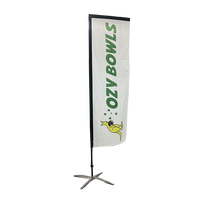 Bannière de drapeau de plage rectangulaire en tissu personnalisé avec base et poteau pour la publicité d'événements de promotion commerciale en plein air