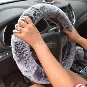 2022 meilleure vente accessoires de voiture doux anti-dérapant Auto décoration fourrure <span class=keywords><strong>volant</strong></span> <span class=keywords><strong>couvre</strong></span> - Product Image 1