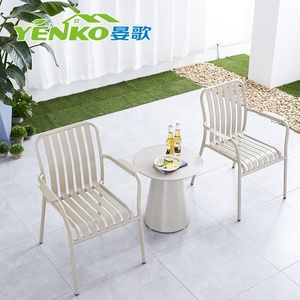 Set <span class=keywords><strong>Tavolo</strong></span> <span class=keywords><strong>e</strong></span> <span class=keywords><strong>Sedie</strong></span> in <span class=keywords><strong>Alluminio</strong></span> per Tutte le Stagioni, Arredamento <span class=keywords><strong>da</strong></span> <span class=keywords><strong>Giardino</strong></span> <span class=keywords><strong>e</strong></span> Balcone, Set Bistrot per Esterni - Product Image 4