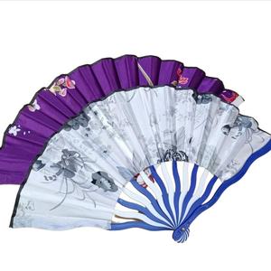Abanico Plegable de Encaje Blanco y Negro Español con Estampado Floral de Plástico y Proceso de Lámina Dorada, Estilo Chino de Verano para Danza - Product Image 3