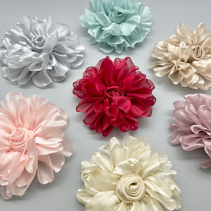 Corsage en tulle et fleur de rose 11 cm fait main pour cheveux, chaussures, sacs et accessoires vestimentaires - Product Image 3
