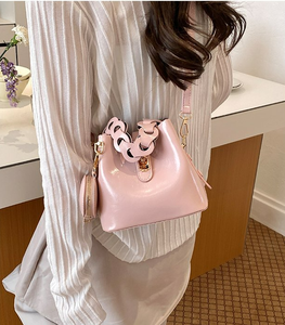 Sacs seau tendance 2026 avec poignée tressée, petite bourse à monnaie décorée comme breloques de sac, sacs tendance pour femmes, sacs pour téléphone portable - Product Image 2