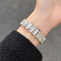 Montre connectée pour Apple Watch Series 10, design élégant pour femmes, acier inoxydable, sertie de diamants, avec fermoir papillon
