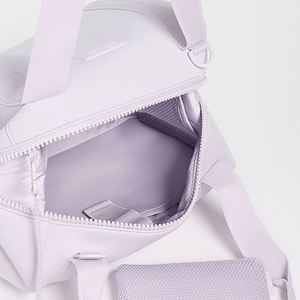 Bolsa de Viaje Deportiva de Neopreno Lila Mediana con Cierre, para Mujer, con Logotipo Personalizado, Impermeable, de Gran Capacidad, Portátil - Product Image 2