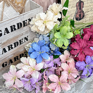 Lirios Artificiales de Seda, 10 Piezas, Decoraciones para Bodas, Accesorios para Fotografía en Exteriores, Decoración del Hogar - Product Image 1