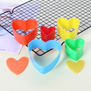 Moldes <span class=keywords><strong>para</strong></span> Fondant, Galletas y Repostería, Moldes <span class=keywords><strong>para</strong></span> Hornear con Forma de Flor, Redondos, Cuadrados, Estrellas y Corazones, Juego de Cortadores de Galletas Navideños de Plástico - Product Image 3