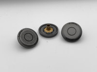SANKO 2026 Accessoires de mode pour vêtements, boutons ronds en alliage de zinc plaqué avec logo personnalisé, ensemble de boutons écologiques, couleur personnalisée